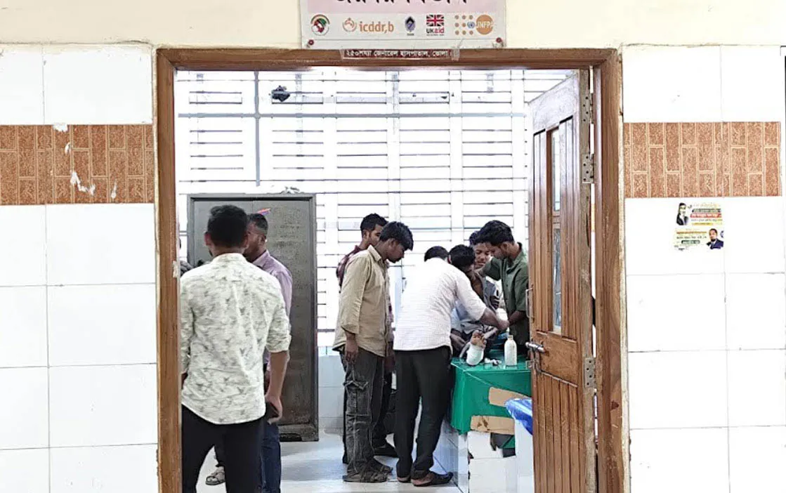 মেঘনা নদীতে বালু উত্তোলনে স্থানীয়দের বাধা, গুলিবিদ্ধ ৩